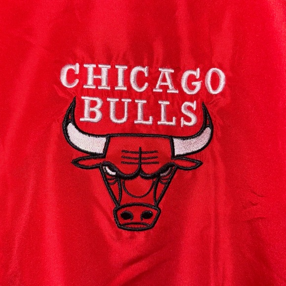 Vintage NBA Chicago Bulls Men’s Windbreaker - Picture 4 of 4